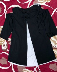 Size M Black And White Cold Shoulder Fringe Top