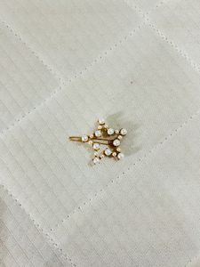 2 Pieces Pearl Clip, @ ₹40/- Per Piece