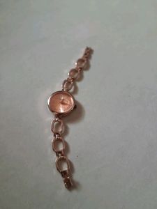 Woman Golden Wrist Watch