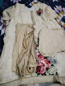 Elegant Floral Kurta Set