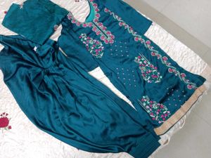 Beautiful Silky Satin Shiny Suite And Salvar💓