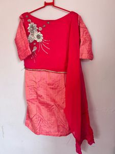 Beautiful deaigner kurta with Attached dupatta