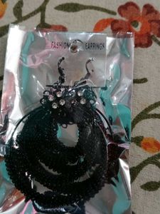 Black Earing