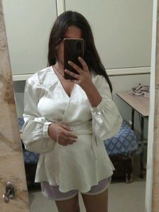 Beautiful Silk Top With Balloon Sleeves