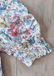 GAP Cute Floral Print Top