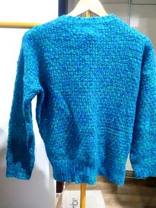 Stylish Blue Knit Sweater