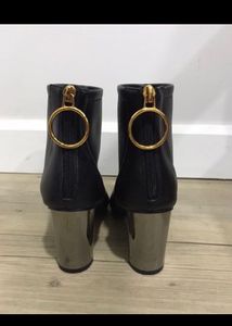 Preloved Heeled Boots In Black