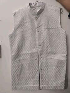 Elegant Sleeveless Silver Glittering Waistcoat