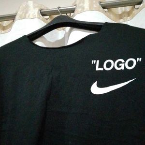 Nike &#34;LOGO&#34; Black Tee