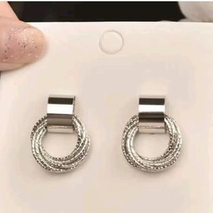 Set of THREE KOREAN EARRINGS🤩