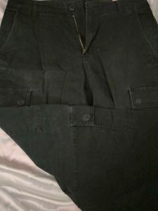 H&amp;M Men&#39;s Loose Fit Black Cargo Pants