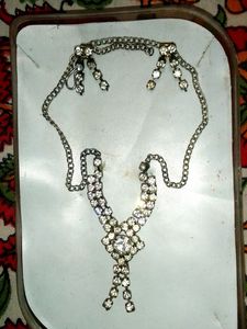 Cute White Stone💎 Necklace With Earrings