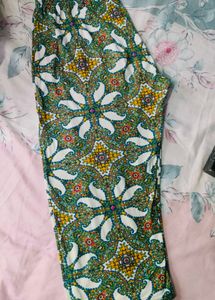Patterned Capri Leggings