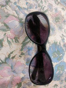 Sunglasses (Black)