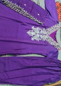purple kurta set size XXL available hai