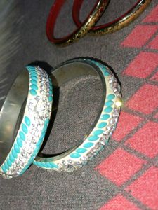 Vintage Gold Floral Bangles - Set of 2