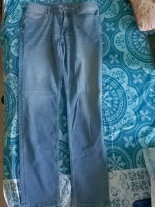 LUXE HARMONT & BLAINE JEANS