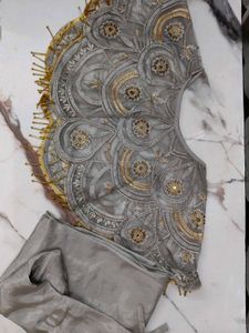 Beautiful ❤️ Party Wear Gown With Detachable Pochu