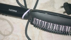 Philips instant Hair Straightening brush