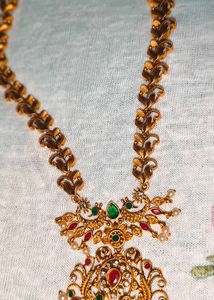 Elegant Gold Necklace