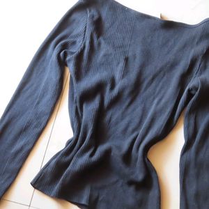Ribbed Fitted Black Top With Buttons