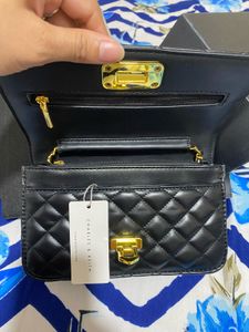 Charles &amp; keith Cressida Quilted Push-Lock Clutch