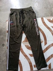 combo tracke pant and huddy