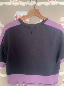 This Crop Top Is From Skechers And The Size Is S This Top Has Not Been Used Much And Is In A Very Good Condition