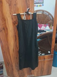 Black Sleeveless Midi Dress