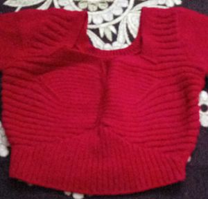 Red blouse, short sleeve