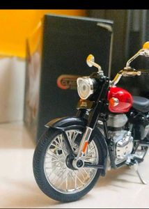 Royal Enfield dicaste model of 1:15 scale