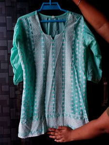 Chikankari Short Kurti ✨