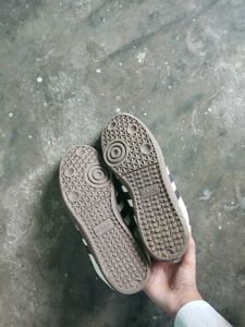 Adidas Sneakers