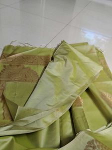 Light green borderless soft silk saree..