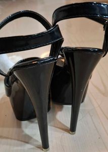 DIWALI  SALE (only for 24 hours) black modelling h
