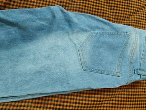 Wide Leg Light Wash Jeans
