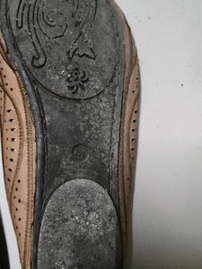 Beige Juttis - Size 6