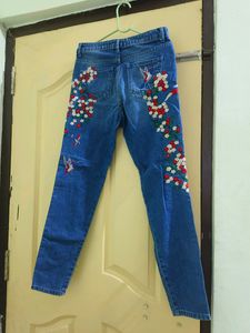 Trendyol Embroidered Jeans