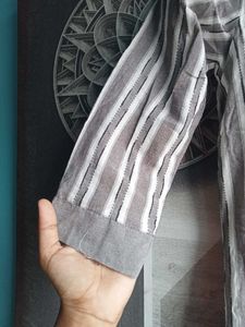 Decent Kurta And Pent Set For Womes