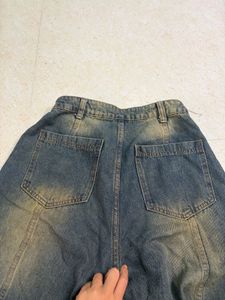 Distressed Wide Leg Jeans ( waist 28,30)