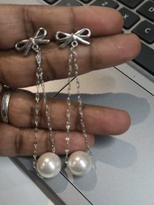 Pearl dangle earrings