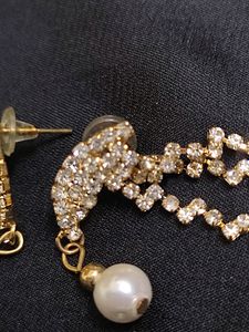 Attached Earlobes Earing