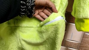 Fun Green woolen jumpsuit for women&#39;s