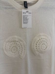 MOTIF H&amp;M DETAILED T-SHIRT