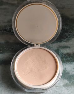 2 SHADES Compact Powder