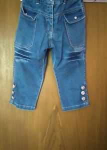 THREE QUARTER JEANS FOR KIDS