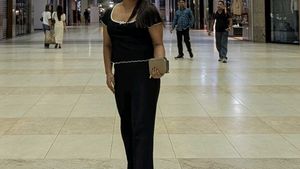 Black Casual Top With Bow