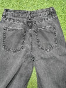 Staight Nee Cut Jeans For Girls