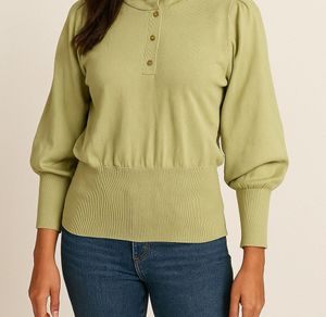 🌿 Chic Sage Green Top 🌿