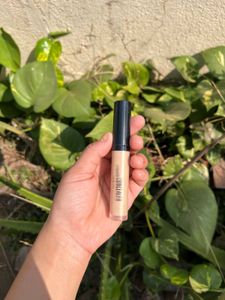 Swiss Beauty Liquid Light Weight Concealer